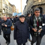 Don Matteo abbraccio di folla 3